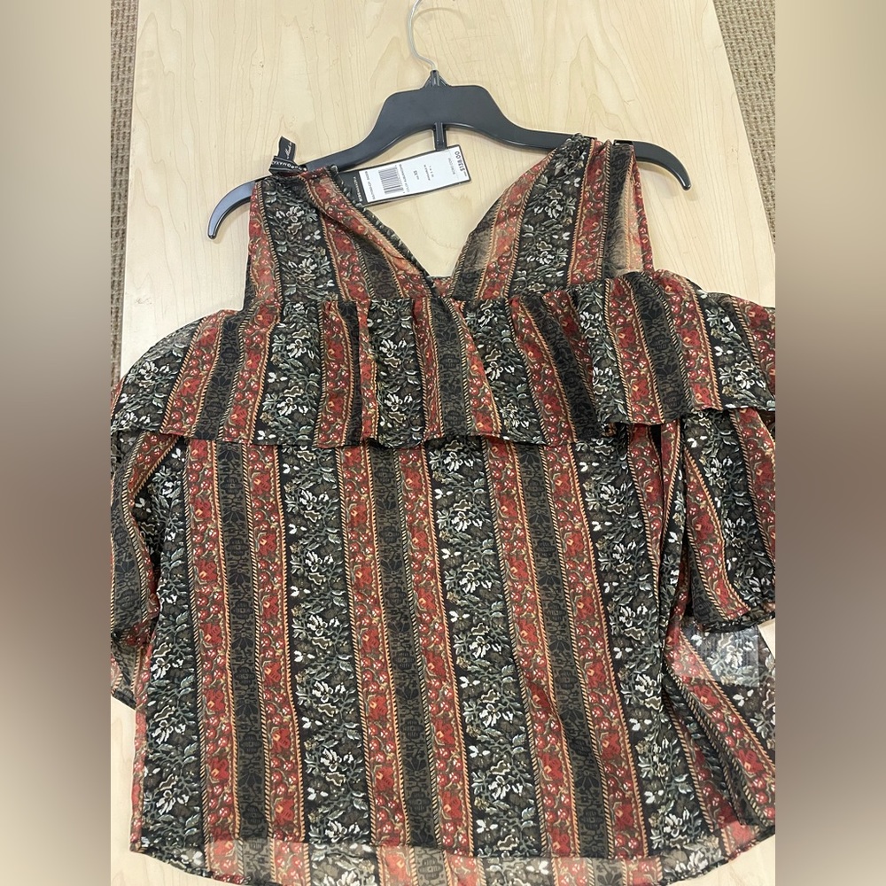 SALE!!Bcbgmaxazria NWT Off Shoulder Sheer Boho Style Blouse Small